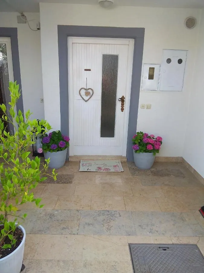 Apartment Rosse Porec 0*,